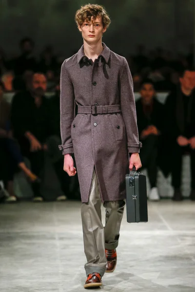 Look 46